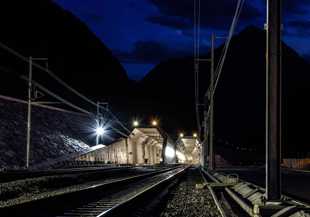 09parallax_story_10_tunnel_0