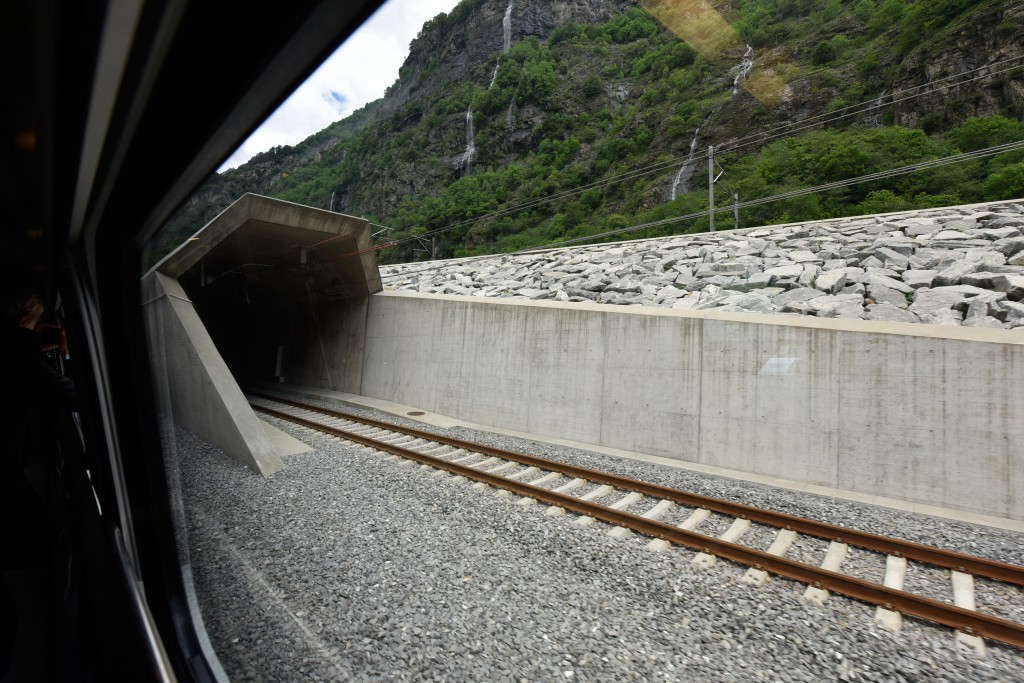 10Einfahrt in Tunnel bei Polleggio_AAJ9778_0