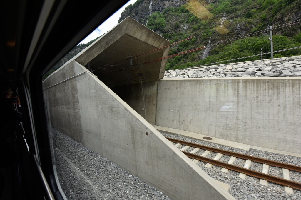 11Einfahrt in Tunnel bei Polleggio_AAJ9782_0